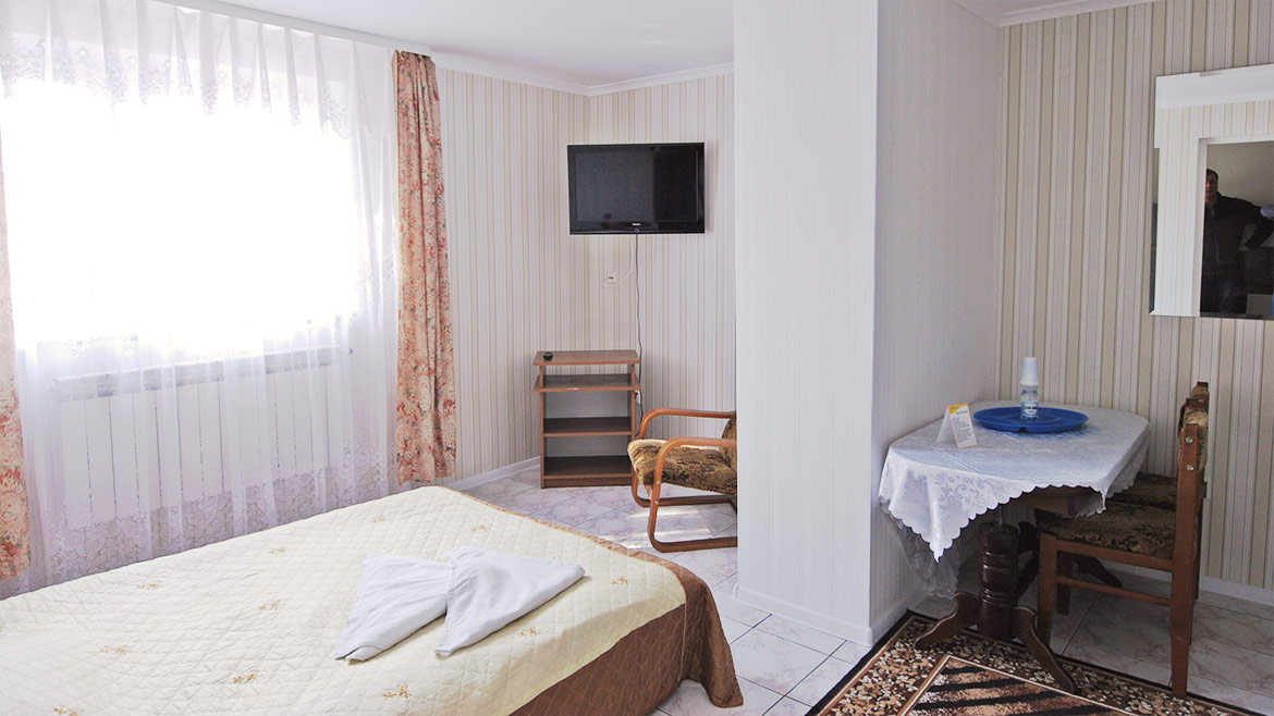 Hotel Warszawa pokoje noclegi restauracja wypoczynek Polska