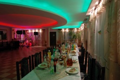 Hotell Varssavis toad majutus konverentsid restoran puhkus Poola