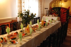 Hotell Varssavis toad majutus konverentsid restoran puhkus Poola